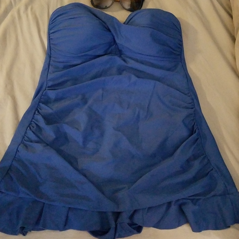 Strapless bathing suit